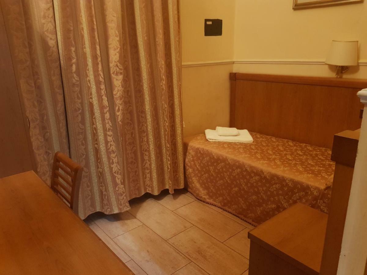 Alex City Inn III روما المظهر الخارجي الصورة